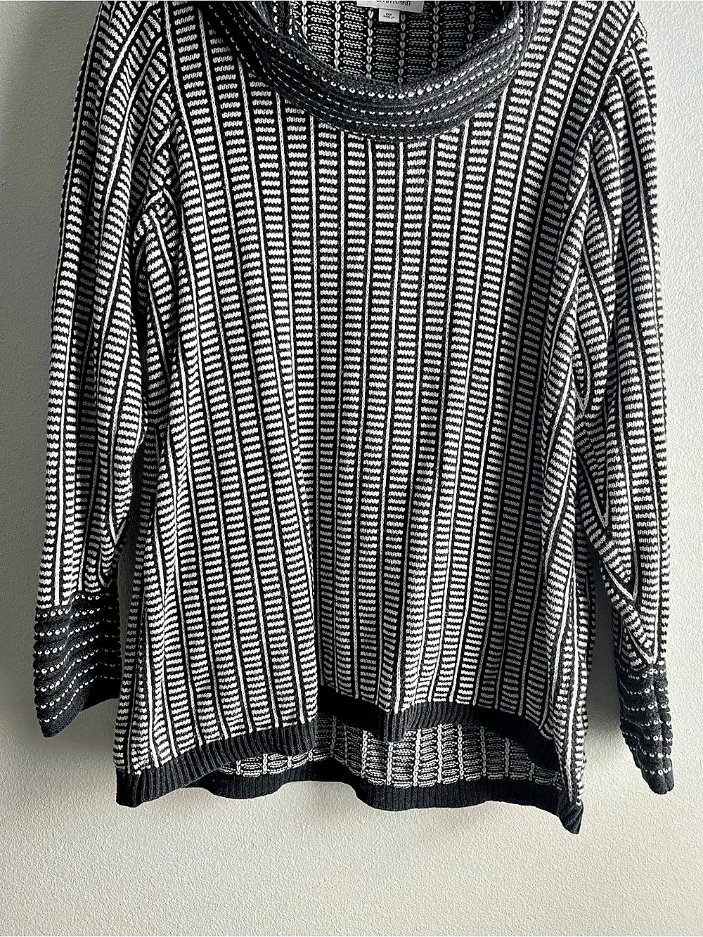 Calvin Klein Black & White Patterned Cowl Neck Sweater Medium - Picture 2 of 7